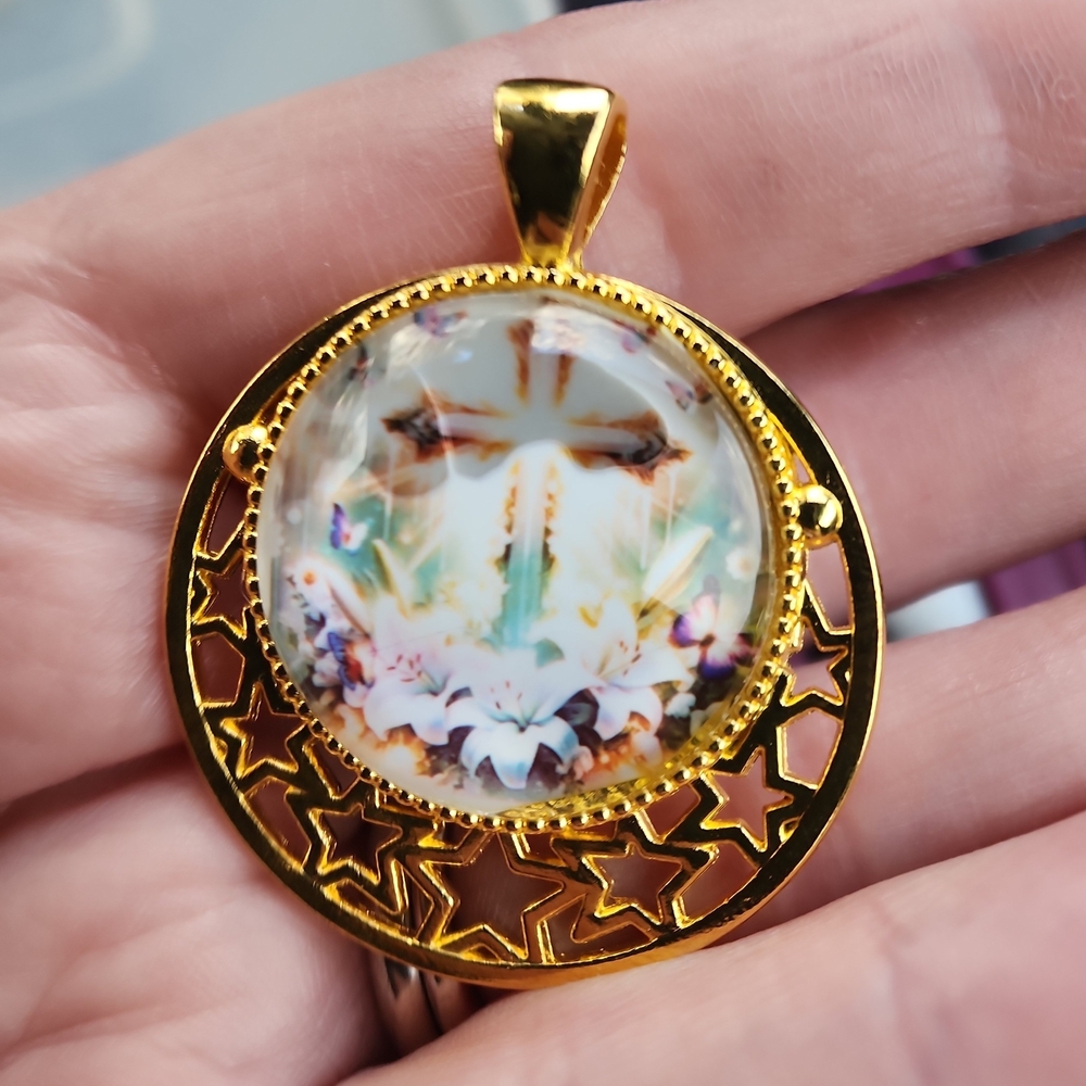 Gold Star Frame Floral Glass Pendant Necklace - Women Jewelry